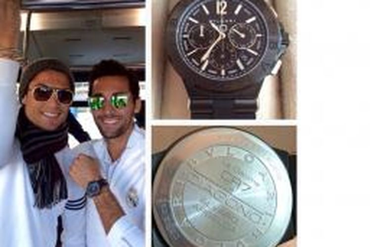 Albaro Arbeloa (kanan) mengunggah foto dirinya berpose bersama Cristiano Ronaldo serta jam tangan hadiah dari Ronaldo kepada para pemain Real Madrid, melalui Instagram.