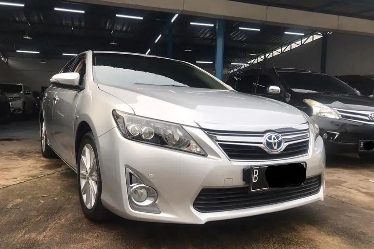 Toyota Camry Hybrid di pasar mobil bekas