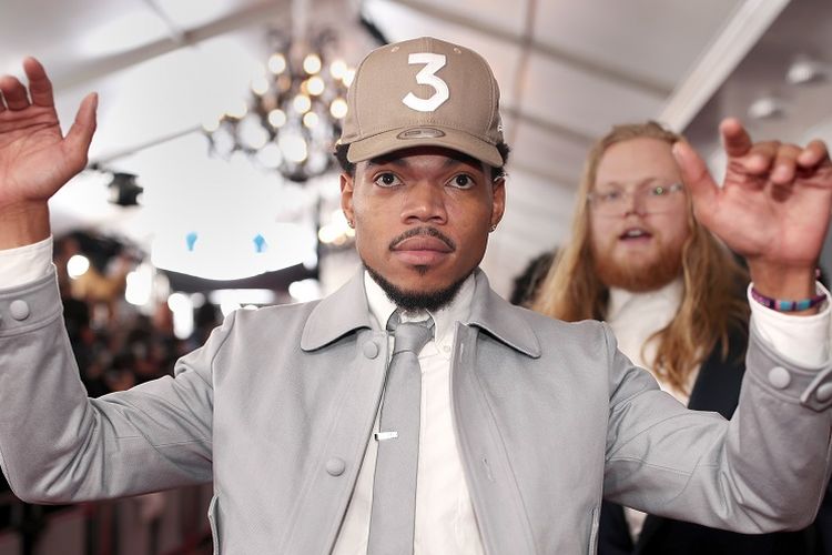 Artis hip-hop Chance The Rapper menghadiri Grammy Awards ke-59 di Staples Center, Los Angeles, California, pada 12 Februari 2017.