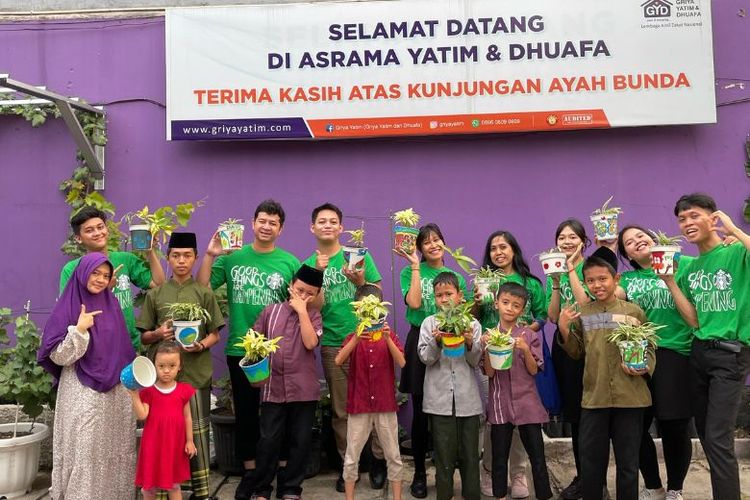 Selain meracik kopi, L Sabila juga aktif dalam kegiatan sosial bersama komunitas, menjadikan pekerjaannya sebagai ruang untuk berbagi dan memberi makna lebih. 