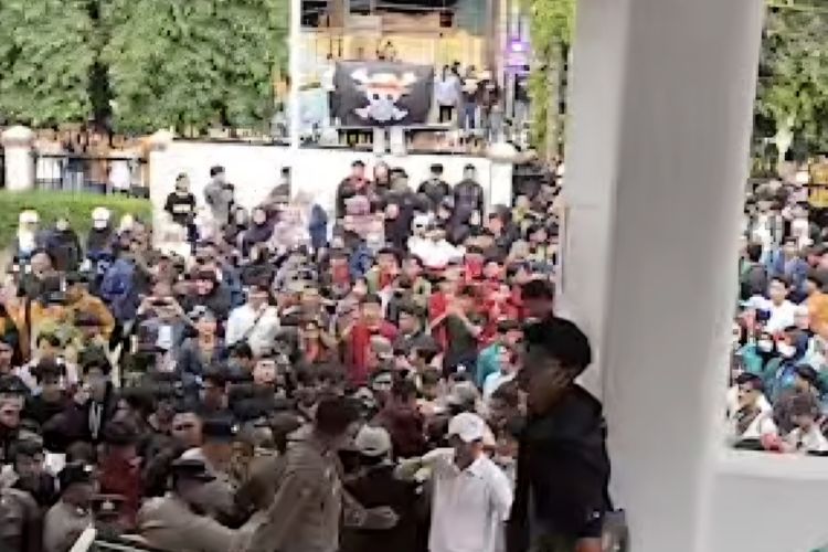 Demo 28 Oktober di Tasikmalaya, Mahasiswa Terobos Masuk Gedung DPRD