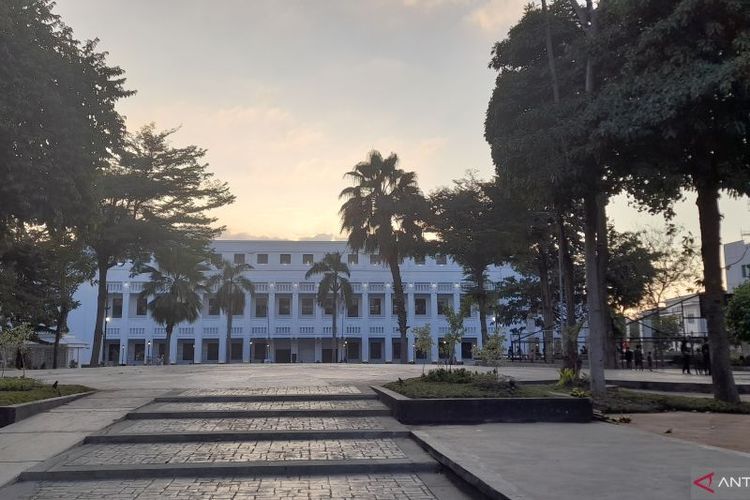 Ilustrasi Gedung Internatio di kawasan Kota Lama Surabaya, Jawa Timur. 