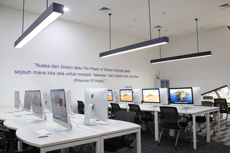 STEM Prasetiya Mulya dilengkapi fasilitas belajar berteknologi canggih dan terkini.