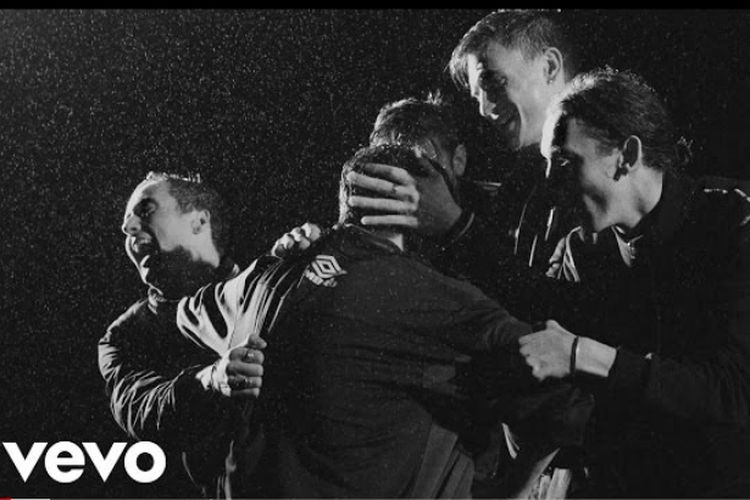 Lirik dan Chord Lagu Born Slippy dari Underworld