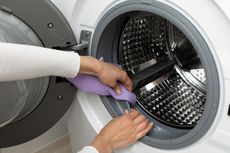 Cara Membersihkan Mesin Cuci Bukaan Atas dan Depan