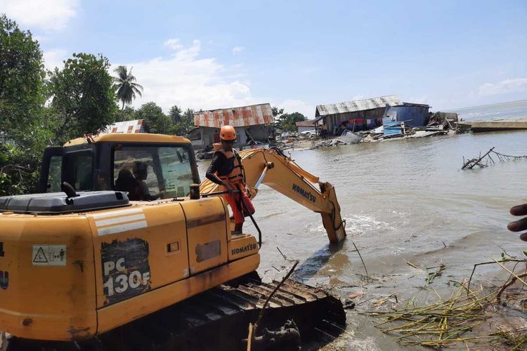 Memasuki hari ke 8 pencarian 4 korban banjir Torue terus dilakukan, Kamis (4/8/2022). 