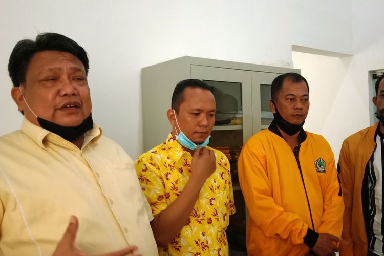 Ketua Organisasi Bidang Kepartaian DPD Partai Golkar Sumut Rolel Harahap (paling kiri) mengatakan, Sesuai keputusan, paling lama Musda Partai Golkar Sumut dilaksanakan pada 31 Juli 2020, Selasa (14/7/2020)