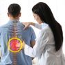 Kebiasaan Pakai Tas Berat di Satu Sisi Sebabkan Skoliosis?