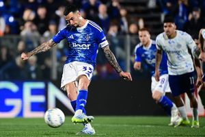 Dari Serie B ke Timnas Perancis, Kisah Kapten Como Menarik Hati Zidane