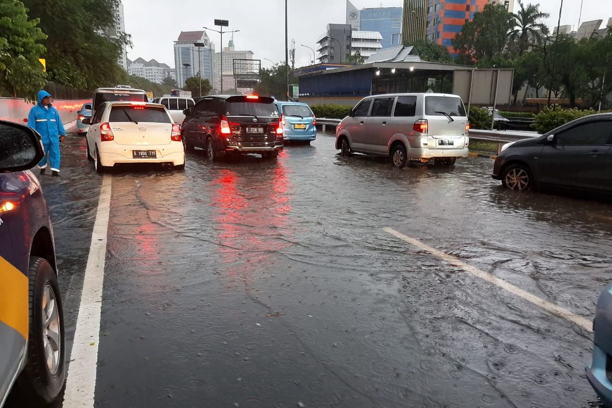 Jasa Marga tindaklanjuti titik-titik genanagan air di tol Jakarta-Cikampek