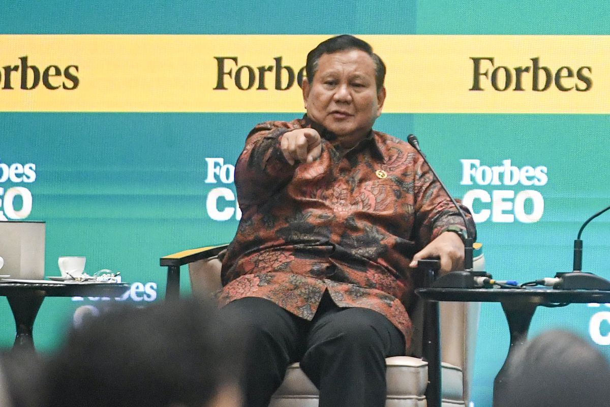 Presiden Prabowo Subianto mengungkapkan ekspatriat atau warga negara asing (WNA) kini dapat memimpin BUMN setelah regulasi diubah