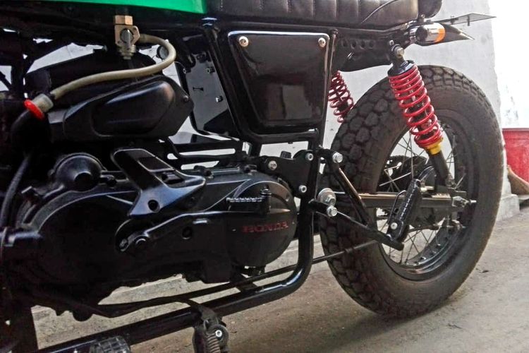 Motor custom Honda Vario 110 bergaya street tracker garapan Go On Project Motorcycle