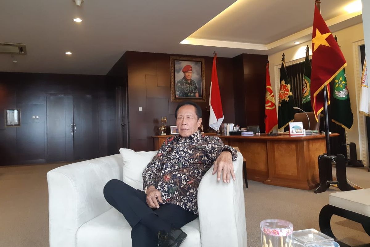 Gubernur DKI Jakarta periode 1997-2007 Letnan Jenderal TNI (Purn) Sutiyoso