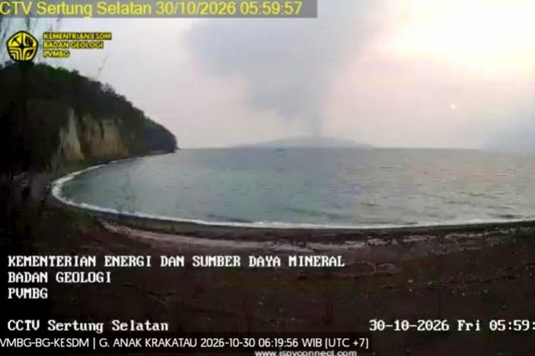 Anak Krakatau Erupsi Dini Hari, 35 Gempa Hybrid Terekam dalam Enam Jam