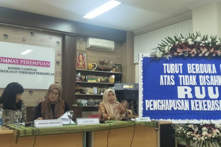 Komisi Nasional Anti Kekerasan terhadap Perempuan (Komnas Perempuan) dalam konferensi pers di kantor Komnas Perempuan, Jakarta, Selasa (1/10/2019).  
