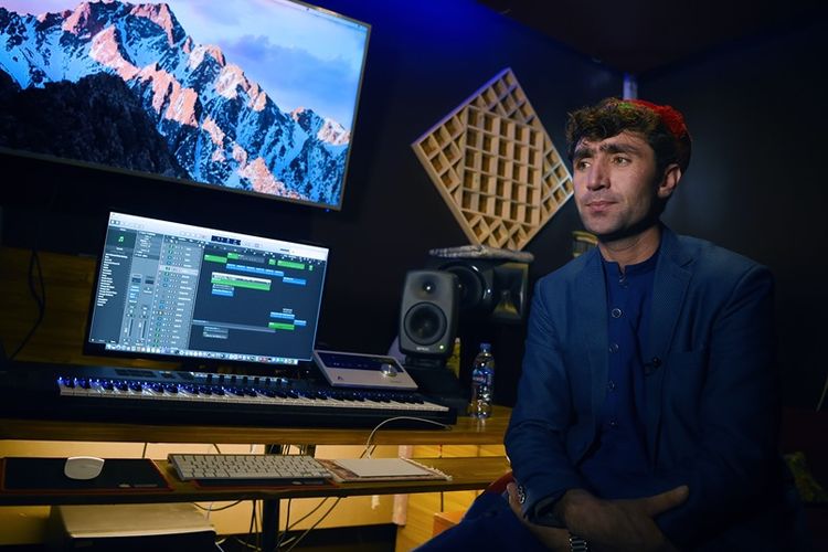 Abdul Salam Maftoon (29) menjadi peserta dalam acara kontes musik populer di Afghanistan, Afghan Star.