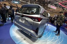 Truk Muatan Kardus Melintang di Tol Bekasi Arah Jakarta, Lalin Macet