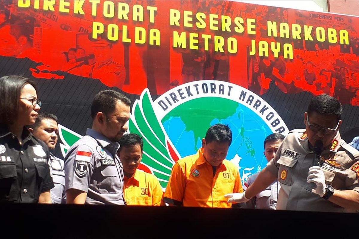 Pemasok narkoba Nunung berinisial E di Polda Metro Jaya. 