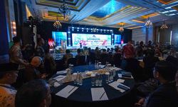 Dihadapan Bupati Siak dan Kepala Daerah Se-Indonesia, Kang Emil Minta Mereka Berkontribusi Realisasikan IKN