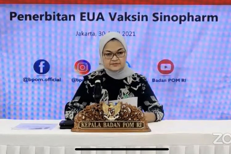 BPOM head Penny Lukito announcing the EUA for the Sinopharm vaccine at a press conference on Friday, (30/4/2021) 