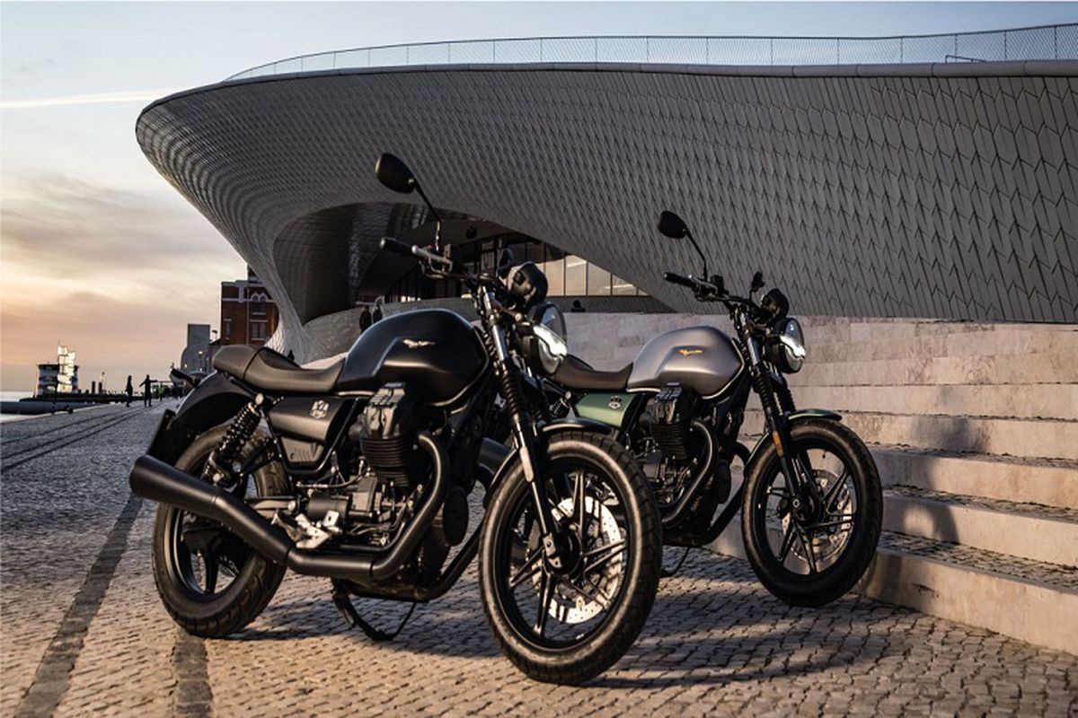 Motor Premium Moto Guzzi New V7 Stone tampak elegan dan sporty. 