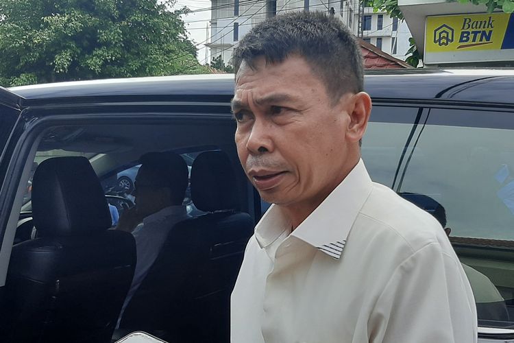 Wakil Ketua KPK Nawawi Pomolango meninggalkan PN Jakarta Selatan usai mengikuti sidang praperadilan eks Sekretaris MA Nurhadi cs melawan KPK, Senin (9/3/2020).