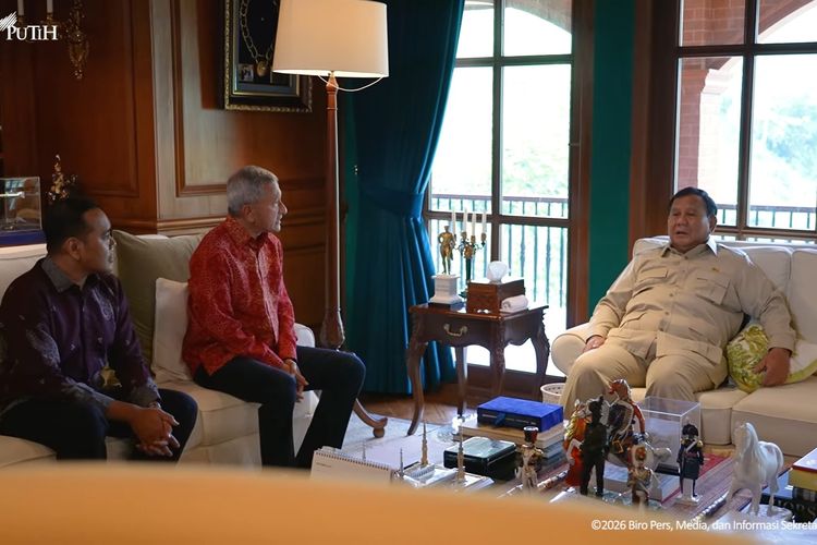 Momen Prabowo Terima Menlu Singapura di Hambalang