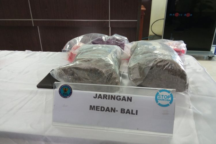 Barang bukti berupa ganja yang diamankan BNNP Bali