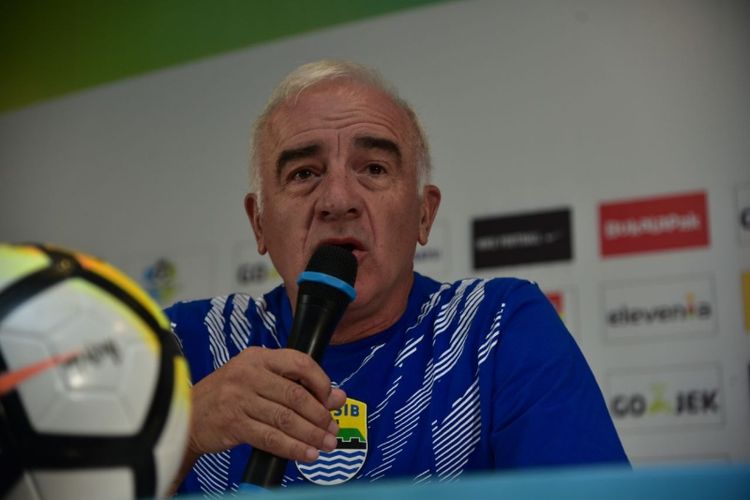 Pelatih Persib Bandung Mario Gomez saat ditemui di Graha Persib, beberapa waktu lalu. 