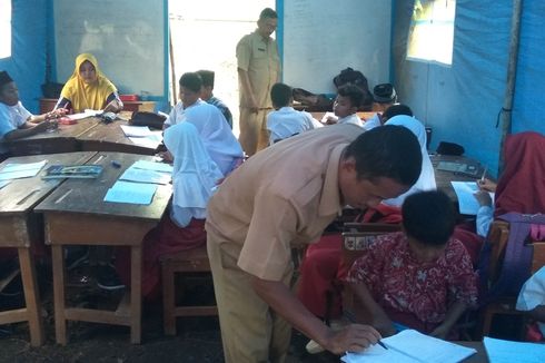 Cerita Murid SD Pengungsi Pergerakan Tanah di Ciamis: Kami Ingin Sekolah Baru yang Aman...