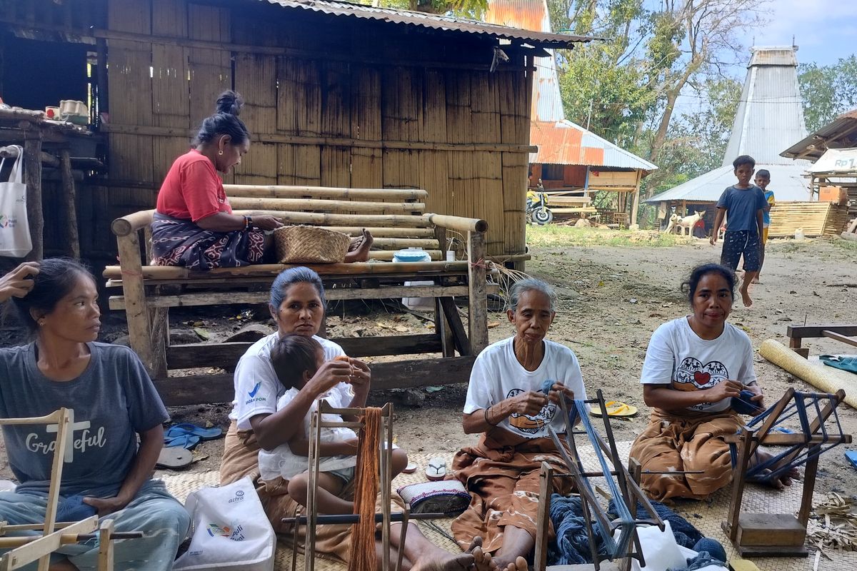 Roswita Asti Kulla, owner Karaja Sumba berdayakan 105 Pengrajin Tenun di NTT