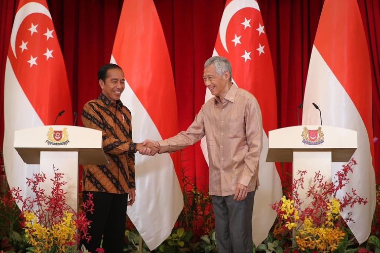 Presiden RI Joko Widodo (Jokowi) bertemu Perdana Menteri (PM) Singapura Lee Hsien Loong di Singapura, Kamis (16/3/2023), dalam agenda Leaders? Retreat Singapura-Indonesia.
