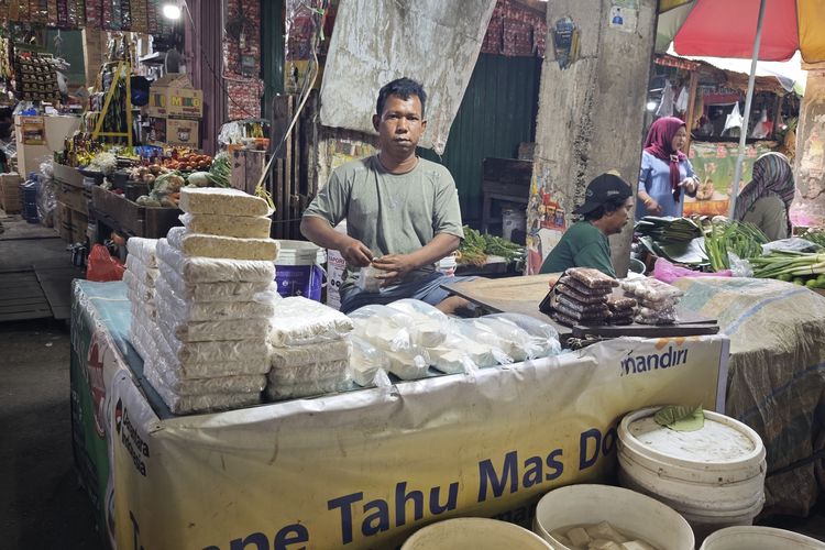 Dilema Pedagang di Samarinda: Harga Plastik dan Kedelai Naik, Naikkan Harga Takut Tak Laku