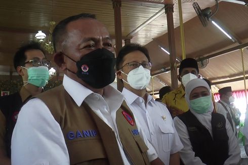 Ketua Satgas Covid-19: Sebelum Bicara Pembatasan Besar, Lockdown Dulu Diri Sendiri dengan Masker