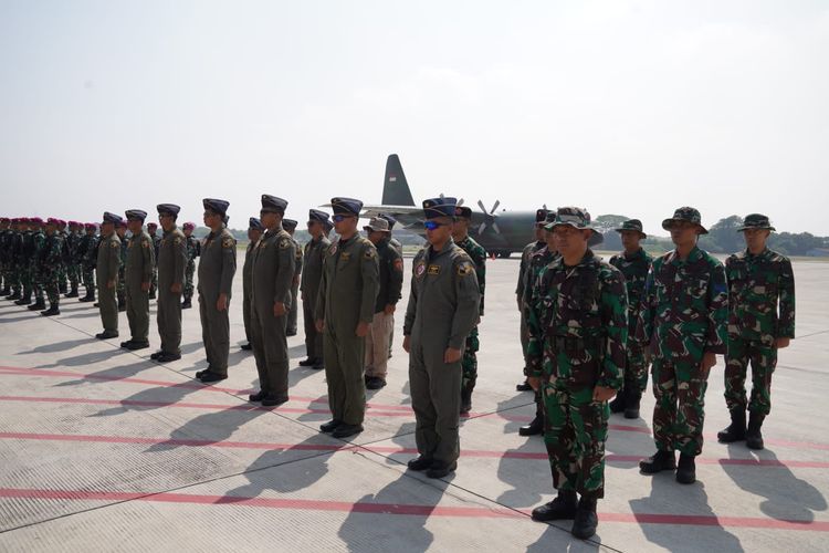 Sebanyak 118 prajurit TNI gabungan dari tiga matra akan mengikuti Latihan Gabungan Bersama (Latgabma) Talisman Sabre 2023, mulai hari ini, Senin (17/7/2023) hingga Rabu (19/7/2023). Mereka dilepas dari Lanud Halim Perdanakusuma, Jakarta Timur, pada Jumat (14/7/2023).