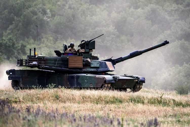 Tank M1A2 Abrams buatan AS.