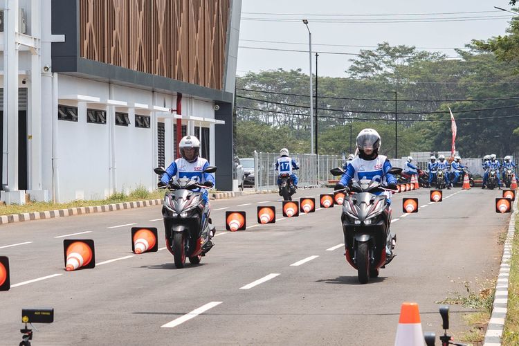 Cegah Rem Blong Motor Matik di Turunan Panjang, Pahami Triknya