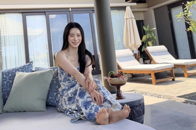 Lim Ji Yeon Pamer Momen Liburan di Bali, Main ke Mal hingga Nikmati Suasana Pantai Malam Hari