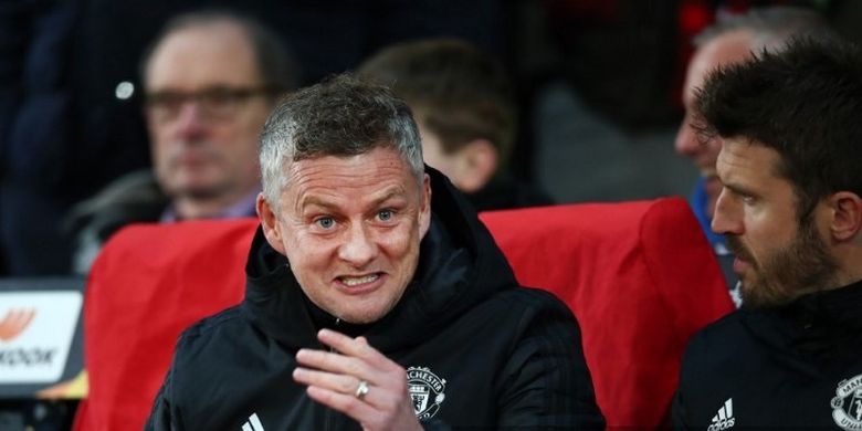 Pelatih Manchester United, Ole Gunnar Solskjaer, dalam laga Man United vs Club Brugge pada leg kedua babak 32 besar Liga Europa 2019-2020.