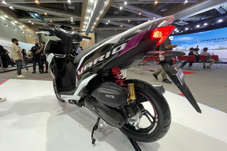 Modifikasi New Honda Vario 125 dengan konsep Urban Sporty.