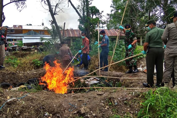 Balai Karantina Pertanian Kelas II Tarakan Wilayah Kerja Nunukan memusnahkan  2,5 ton daging ilegal dari Tawau Malaysia. Selain daging ilegal, lebih dari 300 batang bibit kelapa  sawit, sayur, dan 1 ton buah-buahan, serta obat-obatan untuk hewan dan tumbuhan ikut dimusnahkan.