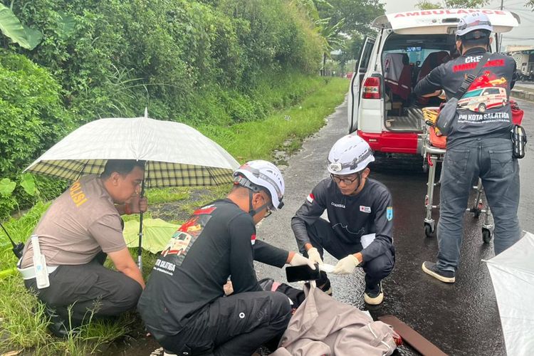 Kecelakaan di JLS Salatiga, Pengendara Motor Meninggal Usai Membentur Bak Truk Gandeng