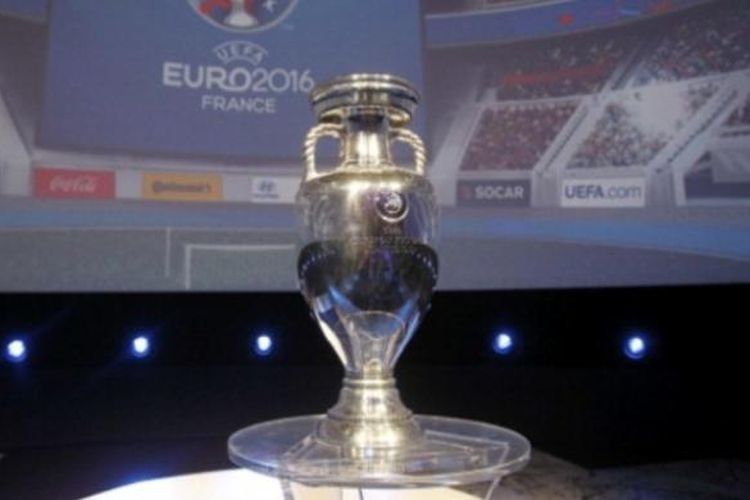 Trofi Piala Eropa.