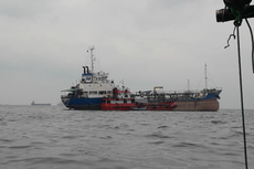 Bakamla Amankan Dua Kapal di Teluk Jakarta