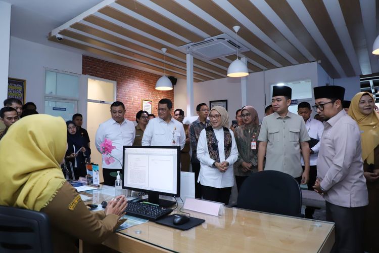 Menteri PANRB Apresiasi Pemkab Jember Integrasikan 279 Layanan dari 17 Instansi dalam MPP