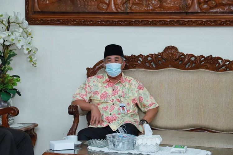 Bupati Kebumen, Jawa Tengah, Yazid Mahfudz.