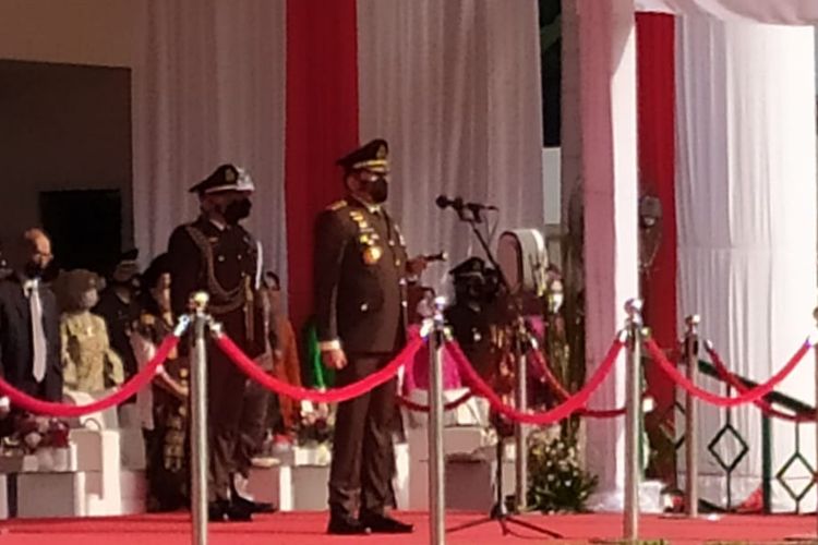 Jaksa Agung Republik Indonesia Sanitiar Burhanuddin memimpin upacara Hari Bakti Adhyaksa ke-62 di Lapangan Gedung Kejaksaan Agung, Jakarta, Jumat (22/7/2022). 