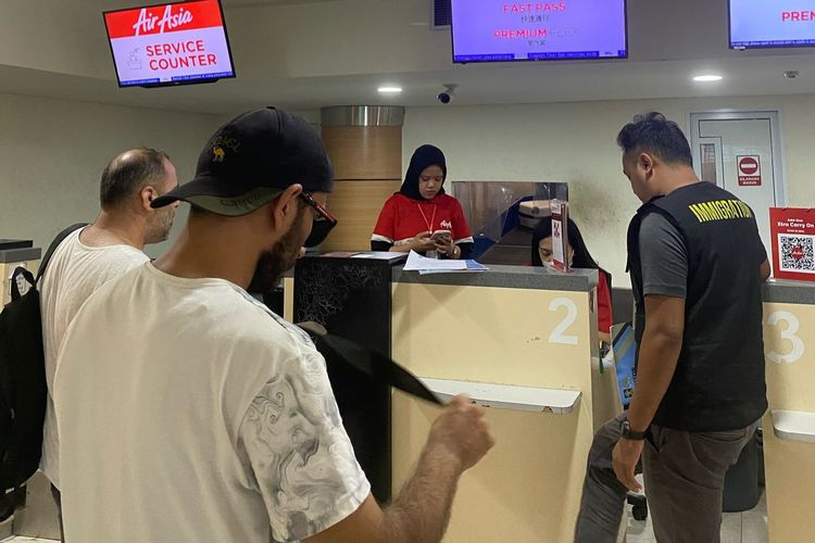 Usai Kasus Rental Motor, Kini Turis Asing Ketahuan Buka Warung Makan di Bali