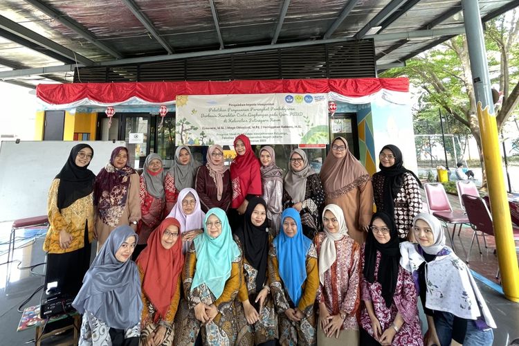 Kegiatan pelatihan dilaksanakan Prodi PKK FT UNJ di RPTRA Jaka Berseri, Kelurahan Jatinegara Kaum, pada 29-30 Agustus 2023.