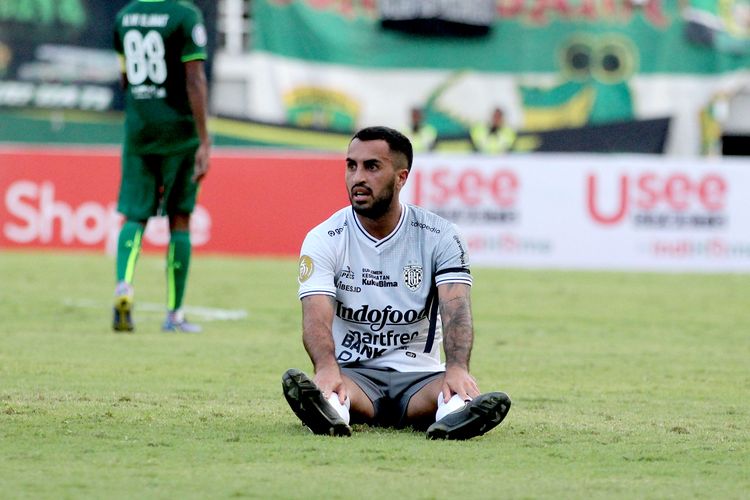 Pemain asing Bali United Brwa Nouri saat pertandingan pekan ke-8 Liga 1 2022-2023 melawan Persebaya Surabaya yang berakhir dengan skor 0-1 di Stadion Gelora Bung Tomo Surabaya, Jumat (2/9/2022) sore.